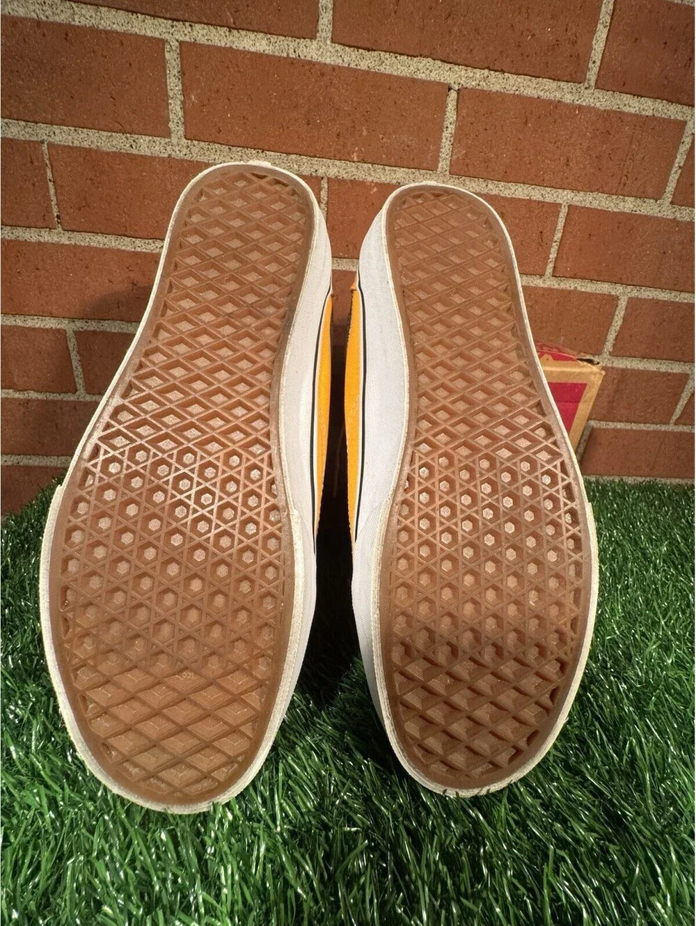 Size 8 - Vans Old Skool Wave - VN0A3WKT4S3